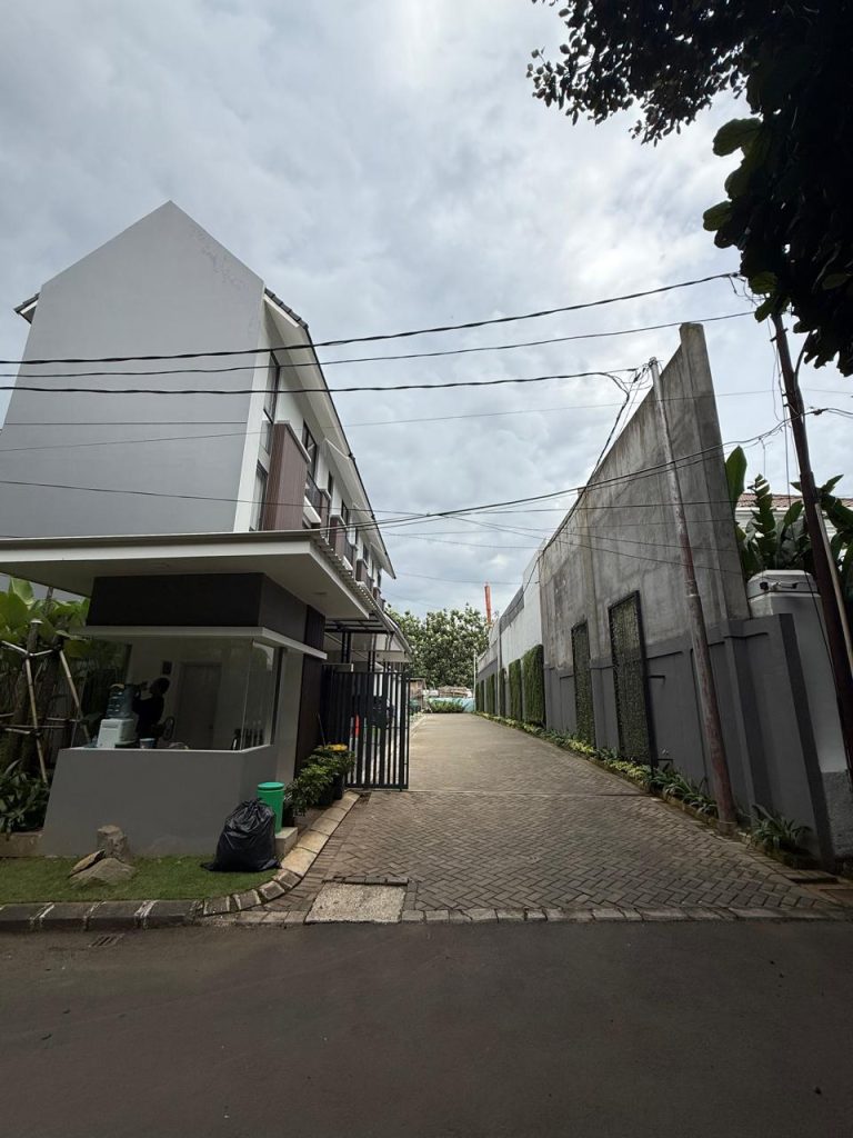 precium-lebak-bulus-townhouse-jakarta-selatan