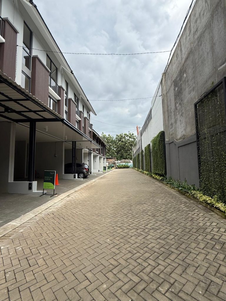 precium-lebak-bulus-townhouse-jakarta-selatan